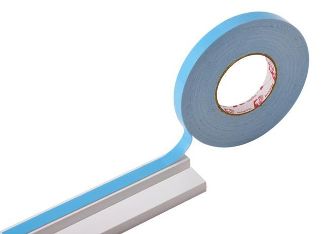 Samolepilni mini kanal